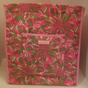 Lilly Pulitzer insulated bag. Used condition.